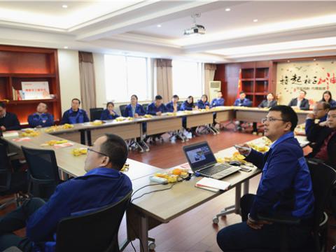 深学细悟转达头脑实力 ——BBIN宝盈集团集团党总支开展学习十九大精神 