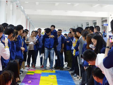 坚贞立志，，，，永葆精神，，，，勇猛领先，，，，不负青春